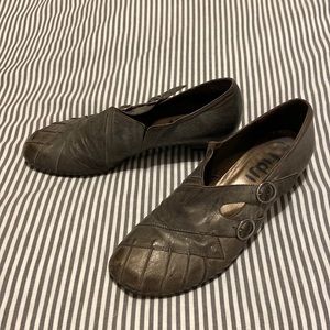 Fidji leather shoes size 9